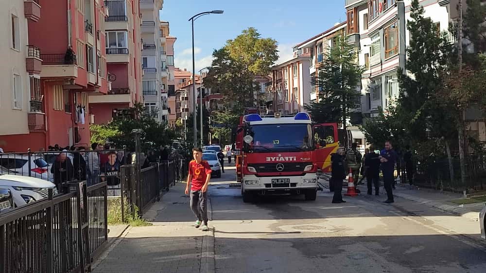 Ankara’da Apartman Dairesinde Yangın Paniği! (2)