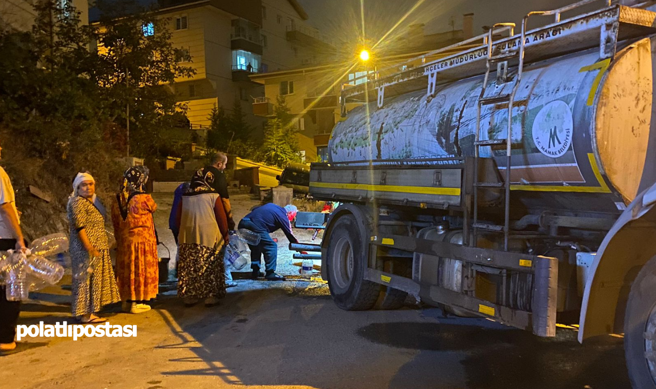 Ankara'da Su Krizi Büyüyor, Vatandaş Isyan Etti Mamak Belediyesi Tankerle Su Dağıtmaya Devam Ediyor (3)