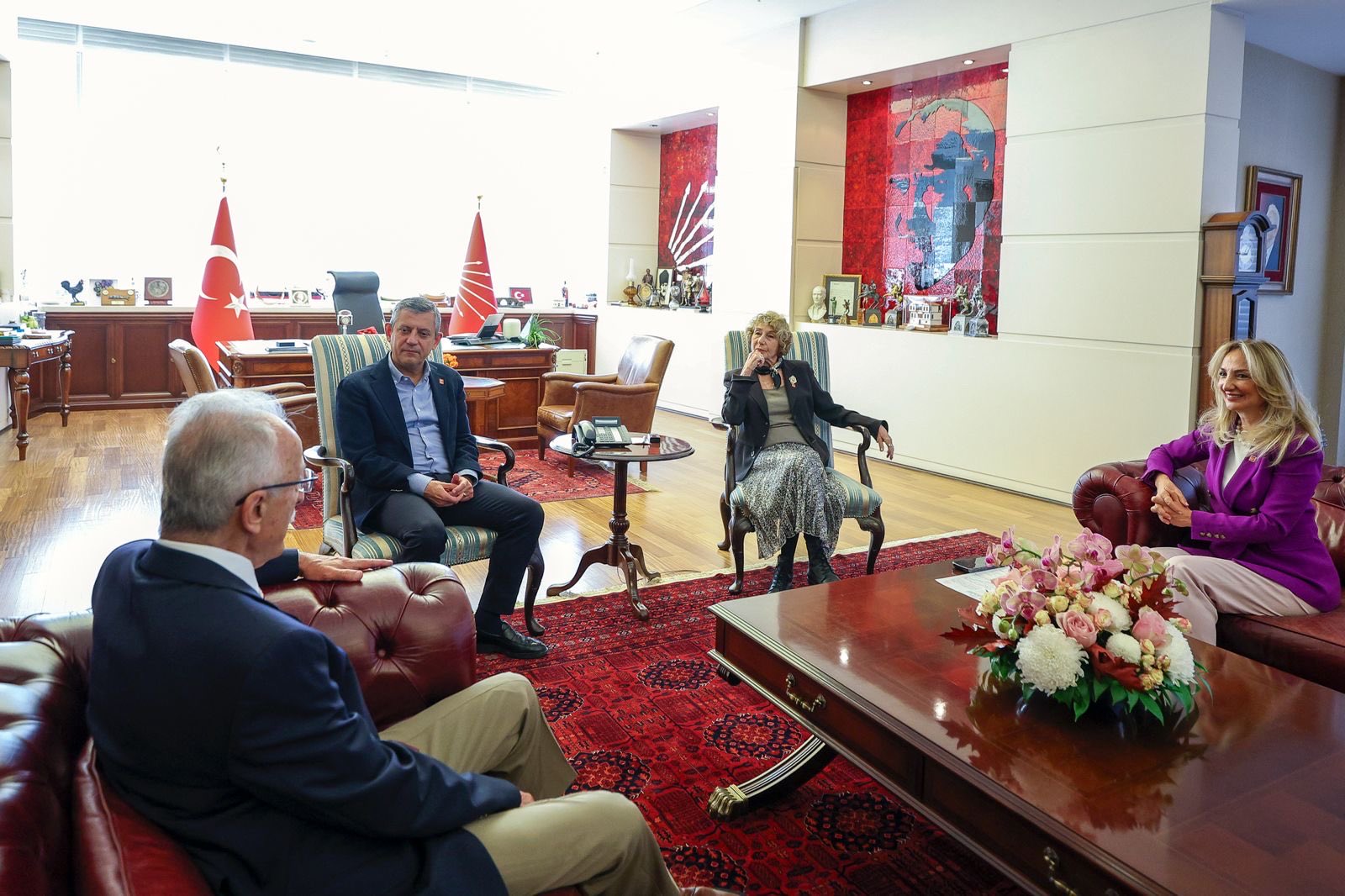 Ayşe Kulin Chp