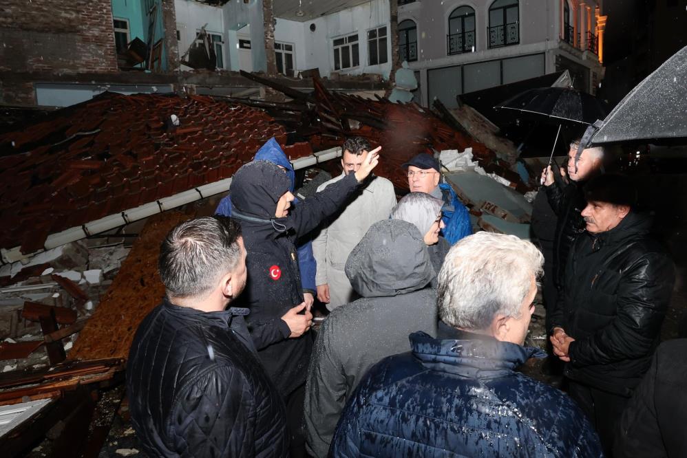 Bakan Yerlikaya, Deprem Bölgesinde Incelemede Bulundu! (3)