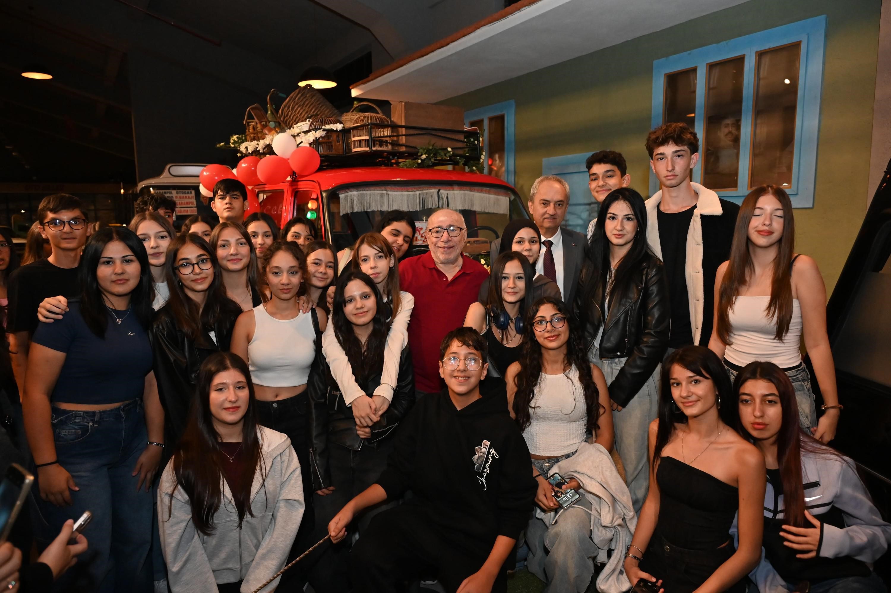 Çiçek Abbas 1