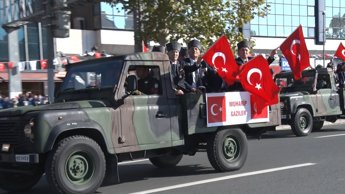 Cumhuriyet Bayramı’nda Tbmm Önünden Birinci Meclis’e Coşkulu Yürüyüş (3)