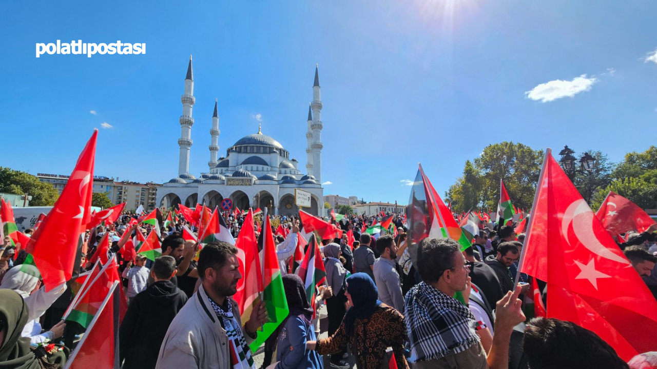 ‘Gazze Kararlılık Yürüyüşü’ Ankara’da Binlerce Kişiyi Buluşturdu! (3)