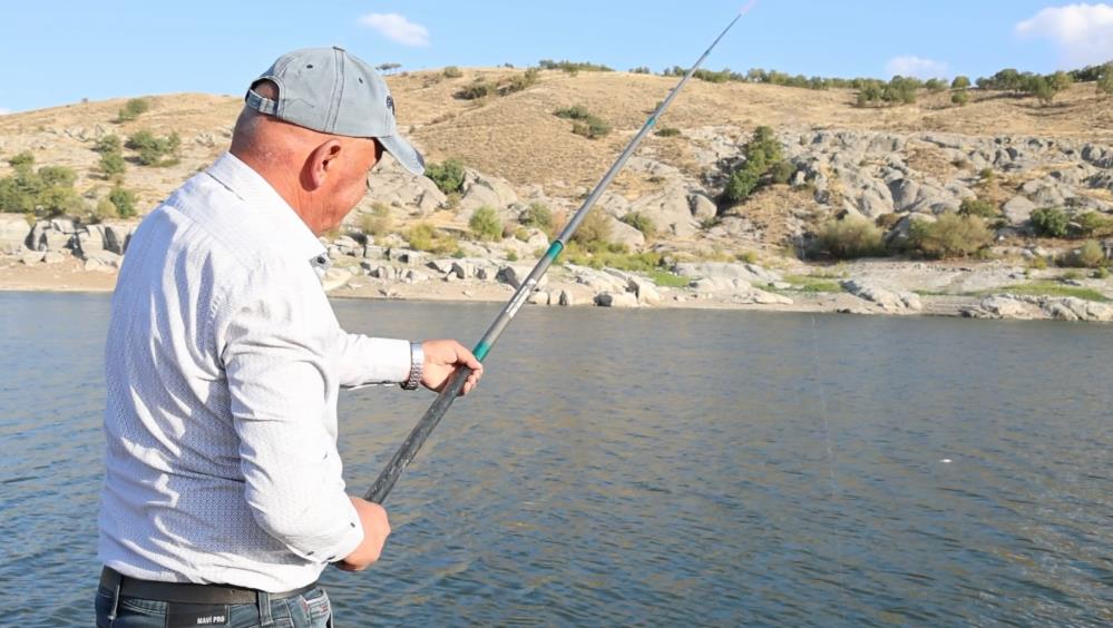 Güzelyurt Göleti’nde Hafta Sonu Balık Keyfi (2)