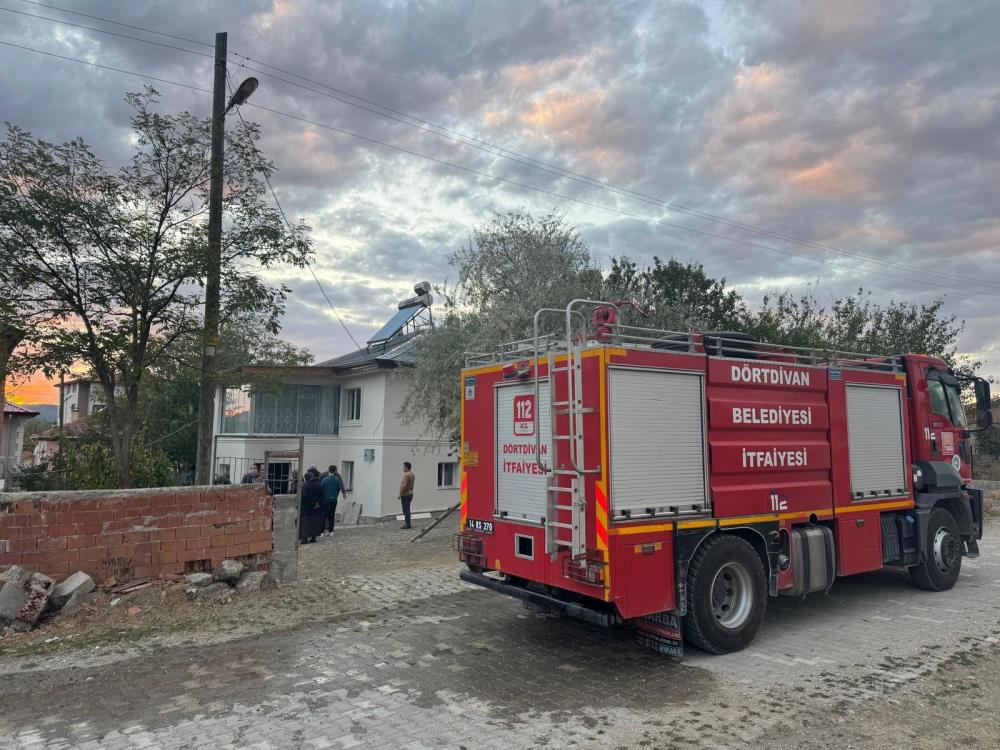 İki Katlı Evin Mutfağında Yangın Paniği (2)