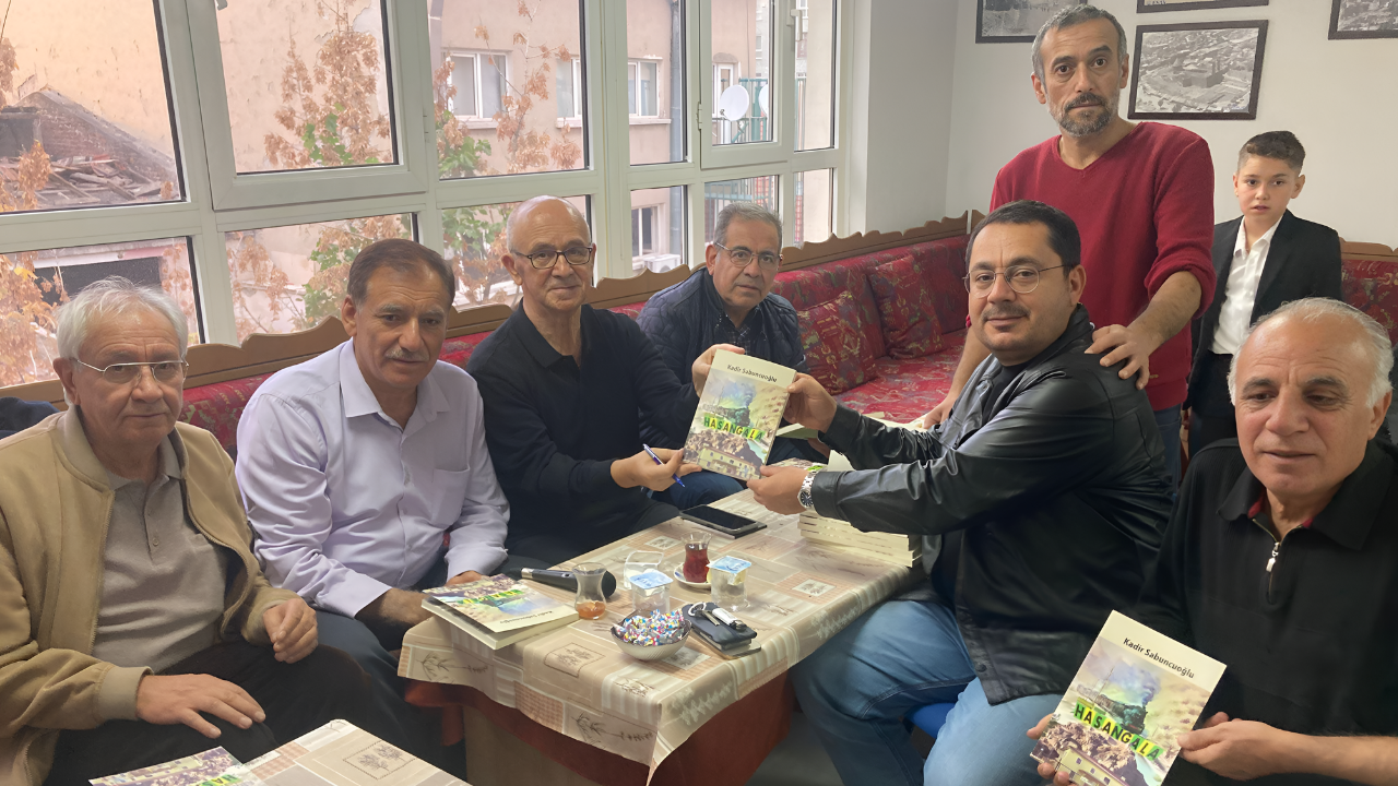 Kadir Sabuncuoğlu, Ankara'da Okurlarıyla Buluştu (1)