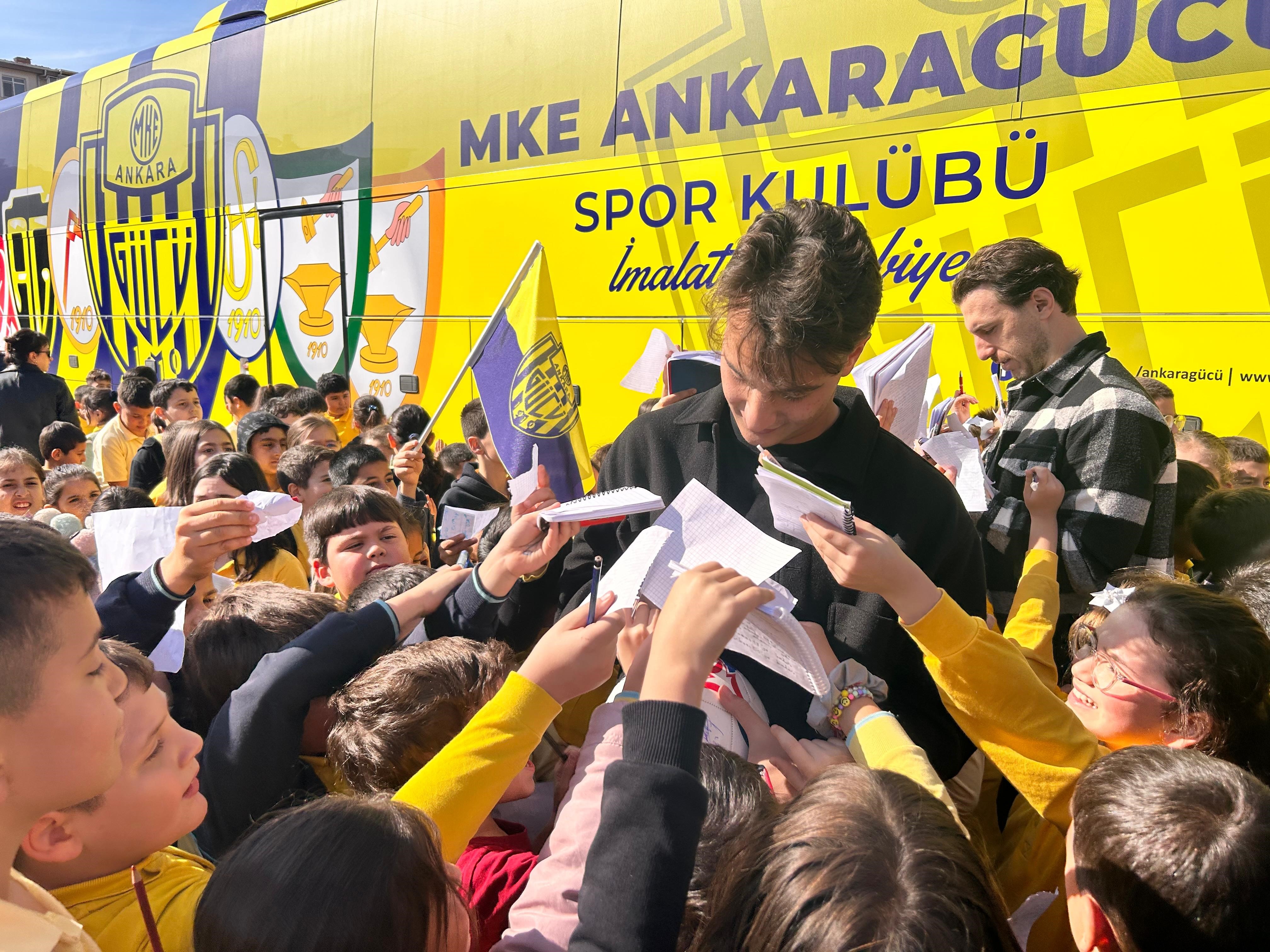 Mke Ankaragücü’nden Miniklere Anlamlı Ziyaret (2)