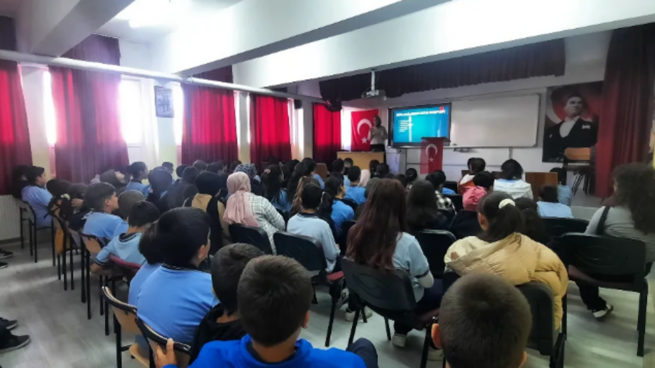 Polatlı Gazi İmam Hatip Ortaokulu’nda Öğrencilere Doğa Sevgisi Aşılandı (2)
