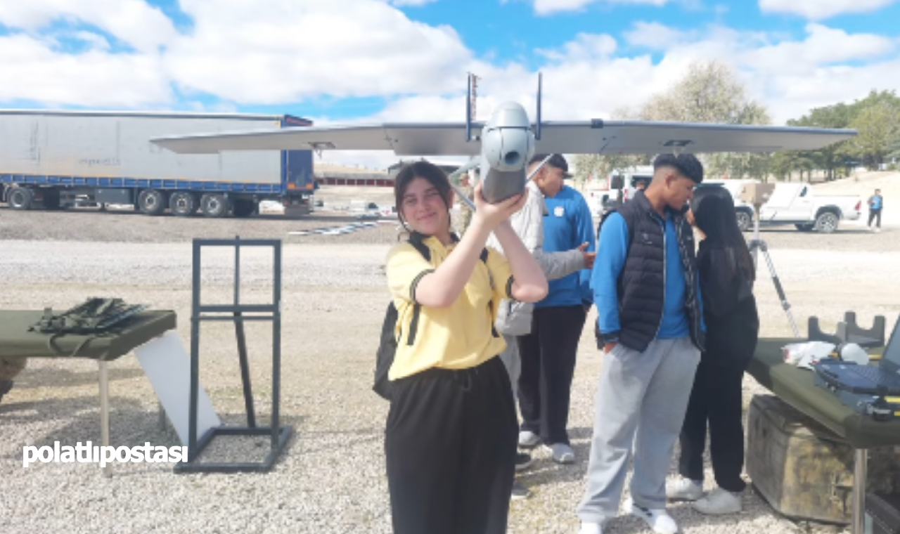 Polatlılı Öğrenciler Kışlada En Yeni Tankları Ve Silahları Yakından Incelediler (2)