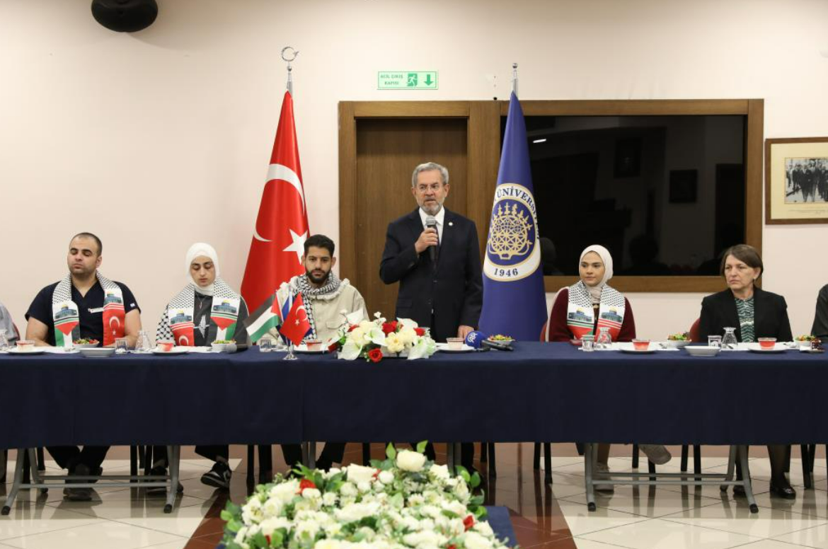Rektör Ünüvar, Filistinli Öğrencilerle Bir Araya Geldi (2)