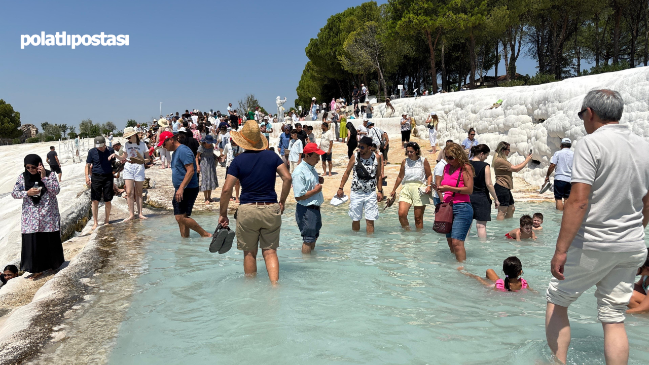 Unesco’nun Gözde Mirası Pamukkale’ye Ziyaretçi Ilgisi Artıyor (2)