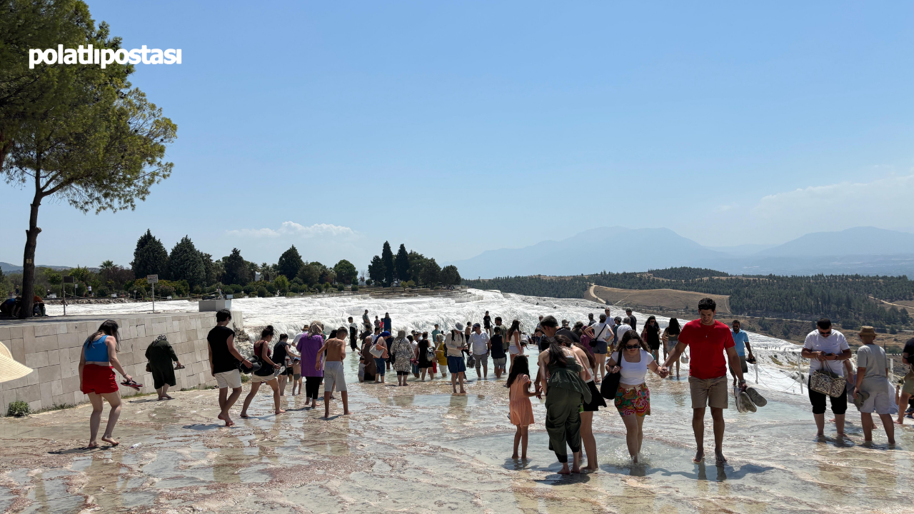 Unesco’nun Gözde Mirası Pamukkale’ye Ziyaretçi Ilgisi Artıyor (3)