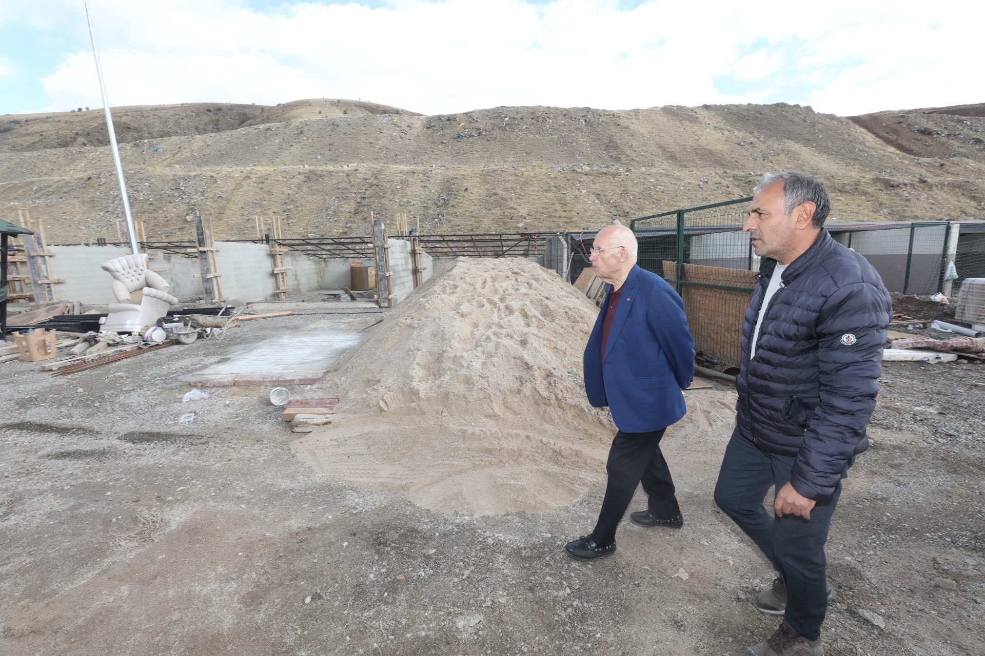 Yenimahalle Belediye Başkanı Yaşar, Bakımevi Çalışmalarını Yerinde Inceledi (2)